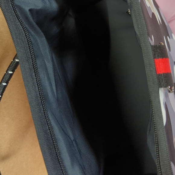 Grey Camo Neoprene Crossbody Purse Brand New - Picture 7 of 15